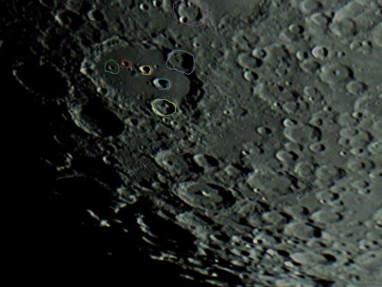 Bild vom Krater Clavius mit Markierungen